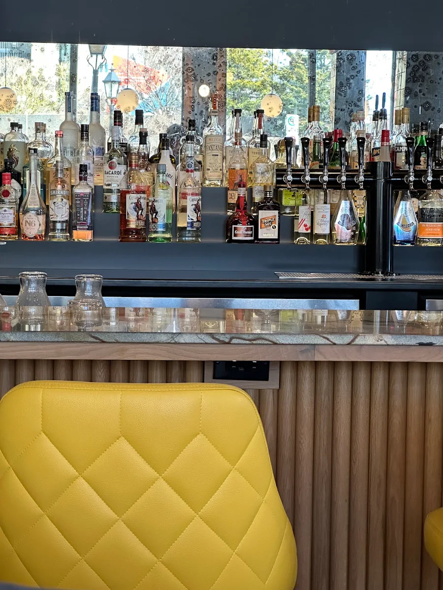 Vibe, Sea Rocket Oyster House