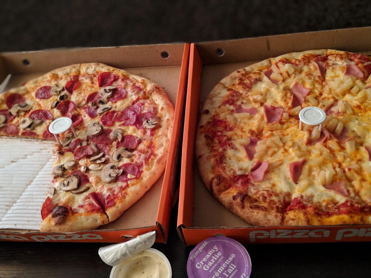 Food & drink, Pizza Pizza