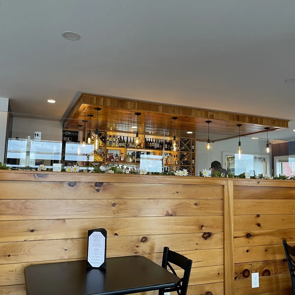 Vibe, Seasons By the Sea Bistro