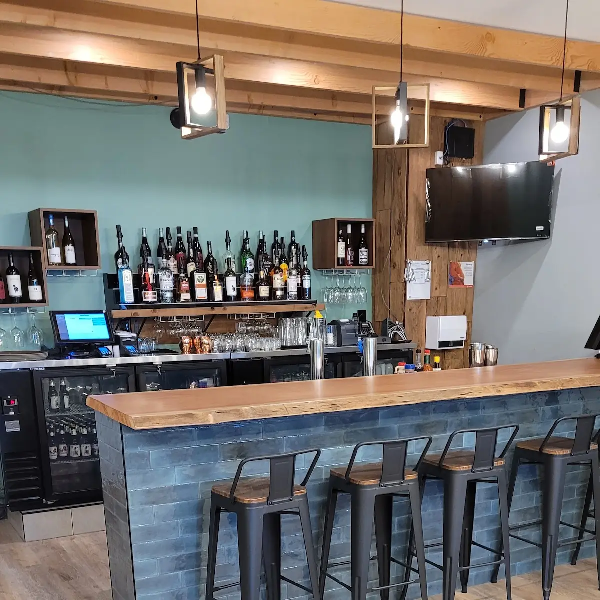 Vibe, Renegadz Restaurant and Bar Lounge