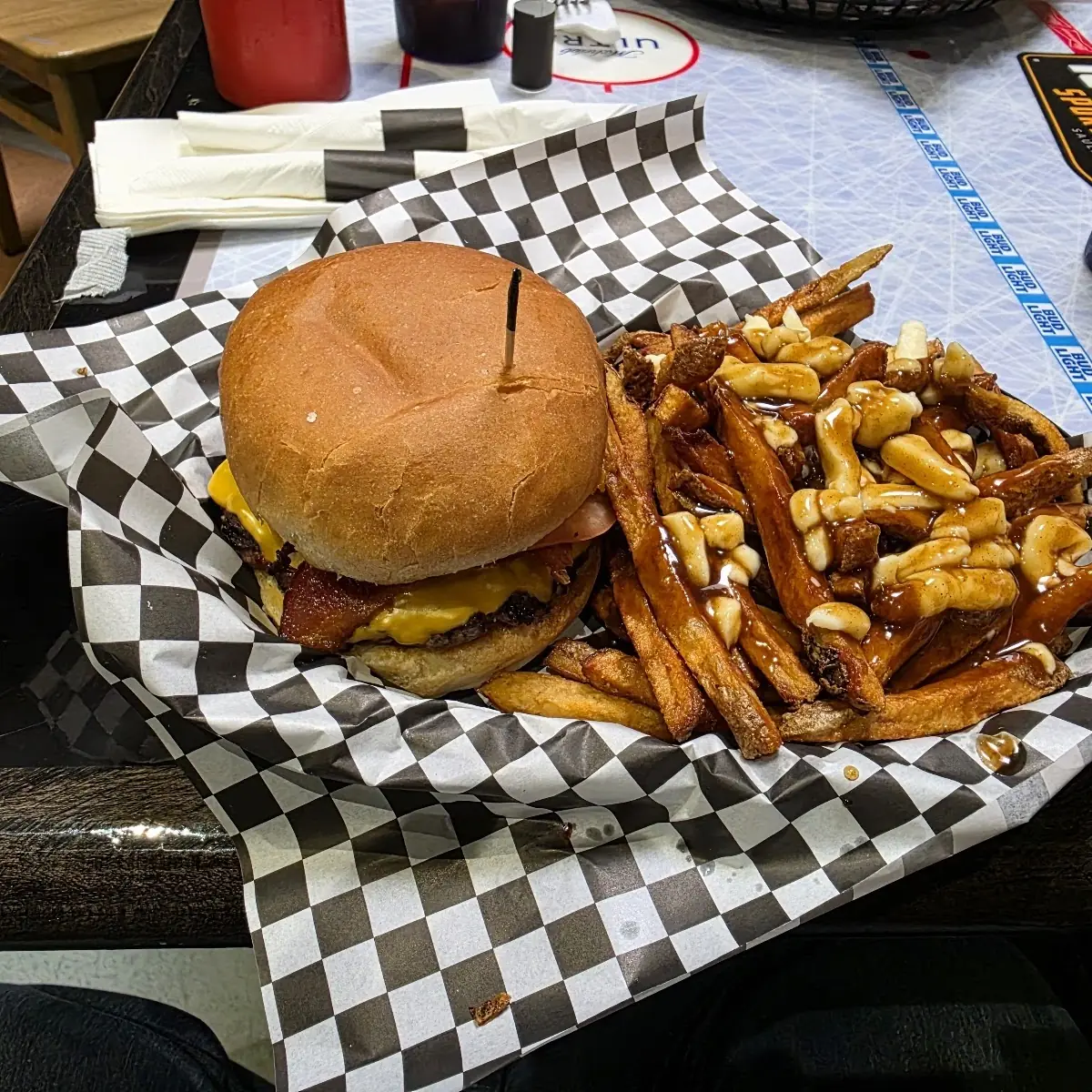 Food & drink, Icebreakers Sports Bar & Grill