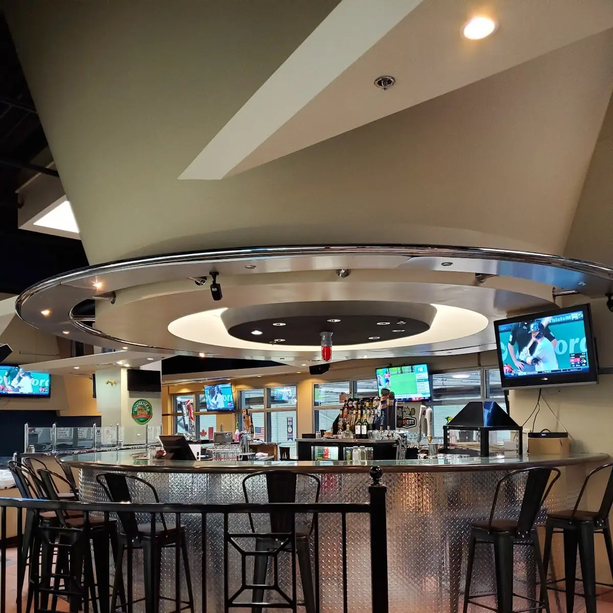 Vibe, Icebreakers Sports Bar & Grill