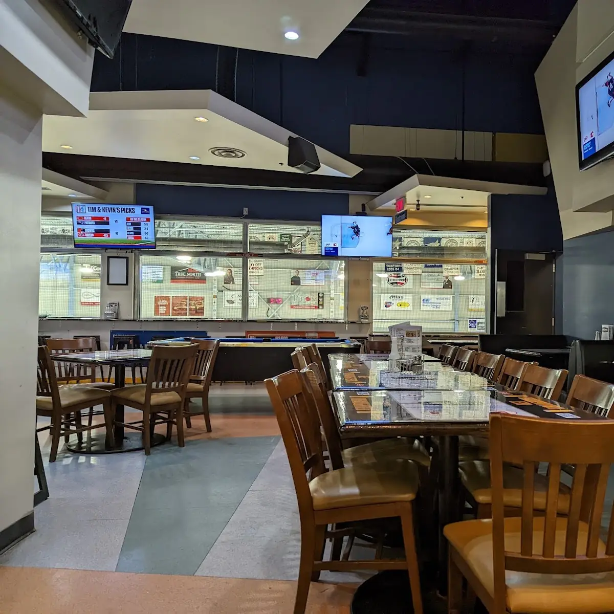 Vibe, Icebreakers Sports Bar & Grill