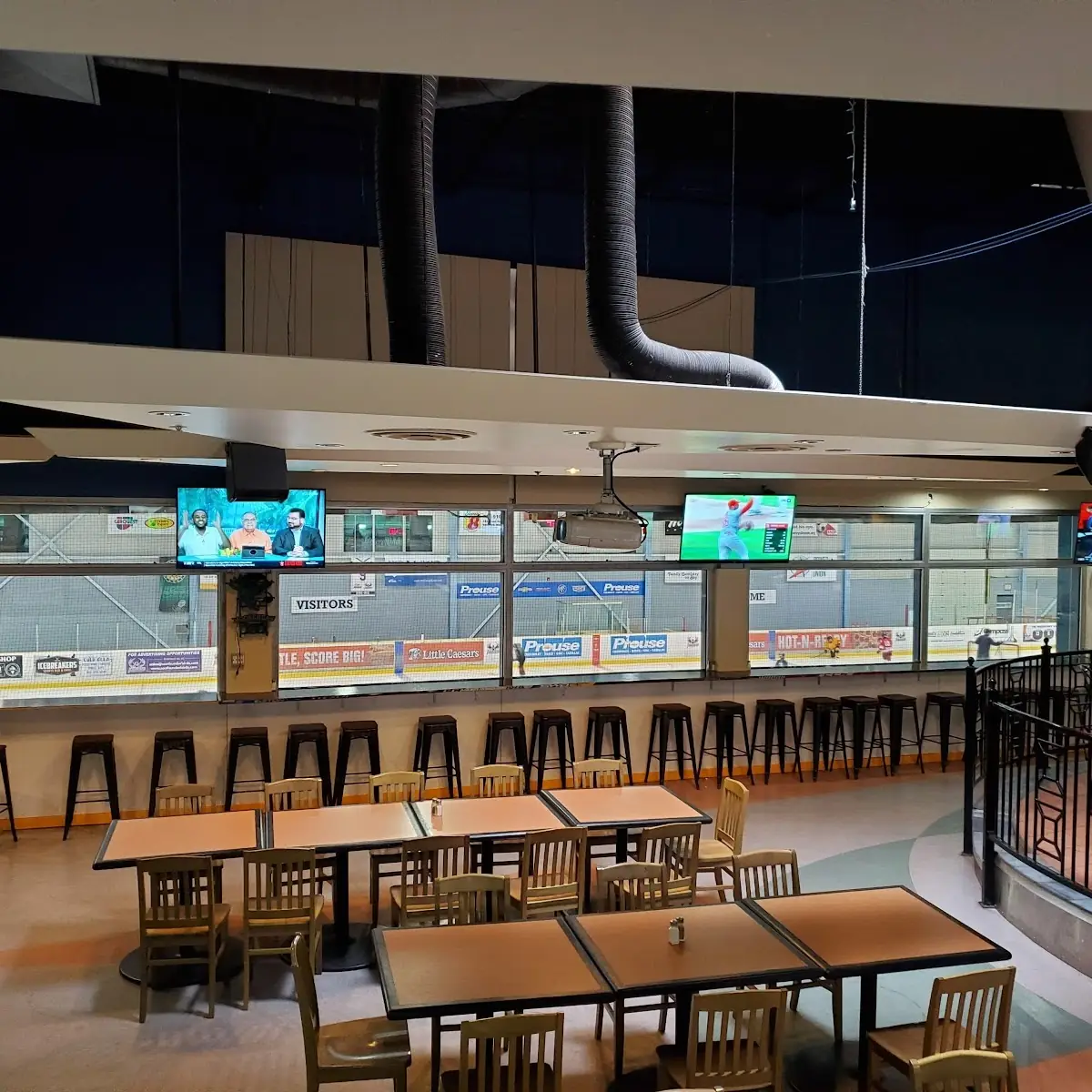 Vibe, Icebreakers Sports Bar & Grill