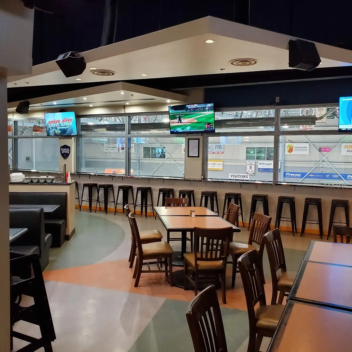 Vibe, Icebreakers Sports Bar & Grill