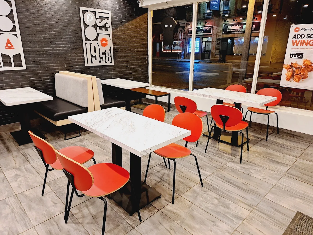 Vibe, Pizza Hut