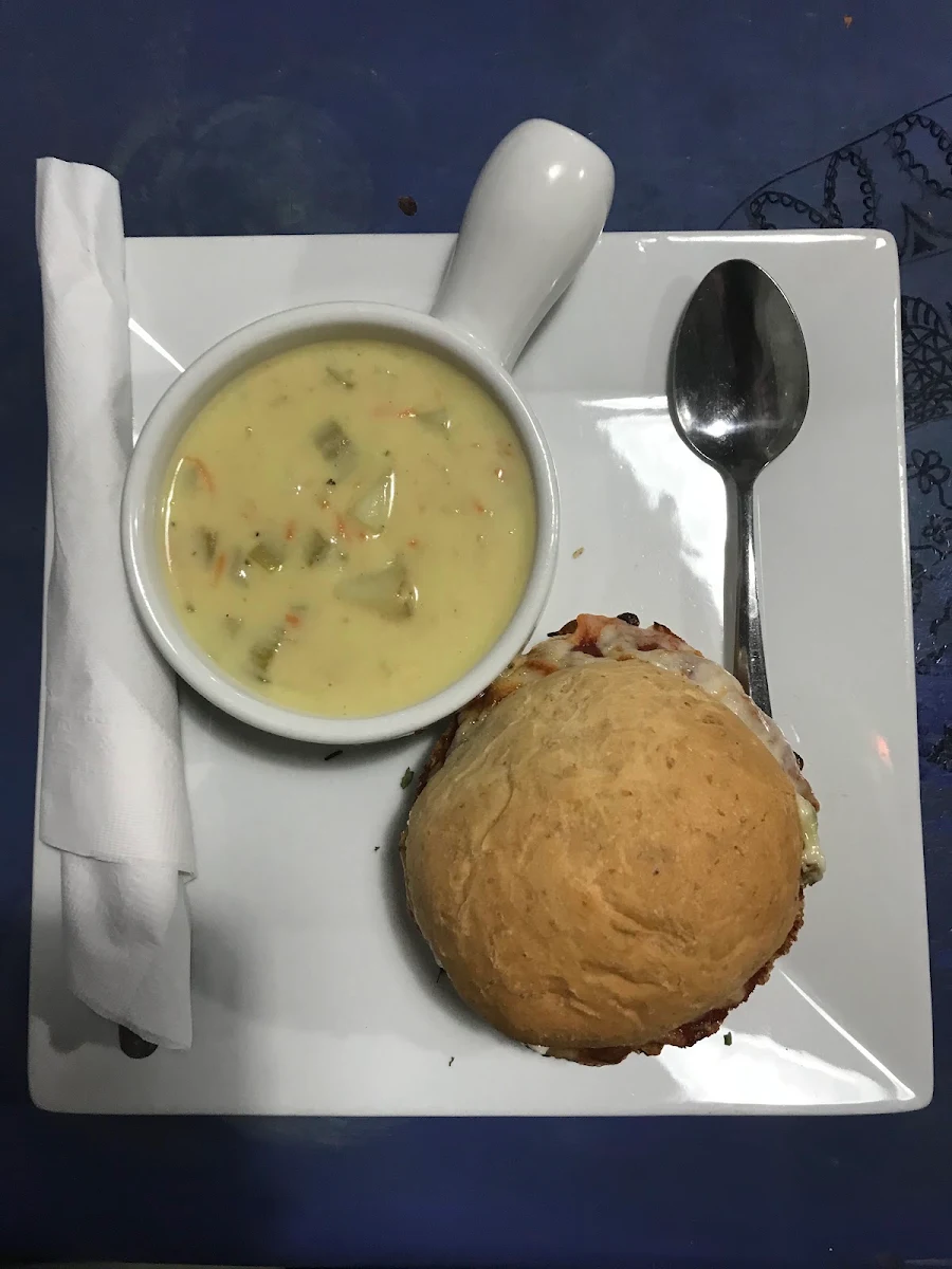 Food & drink, Sisters' Bistro
