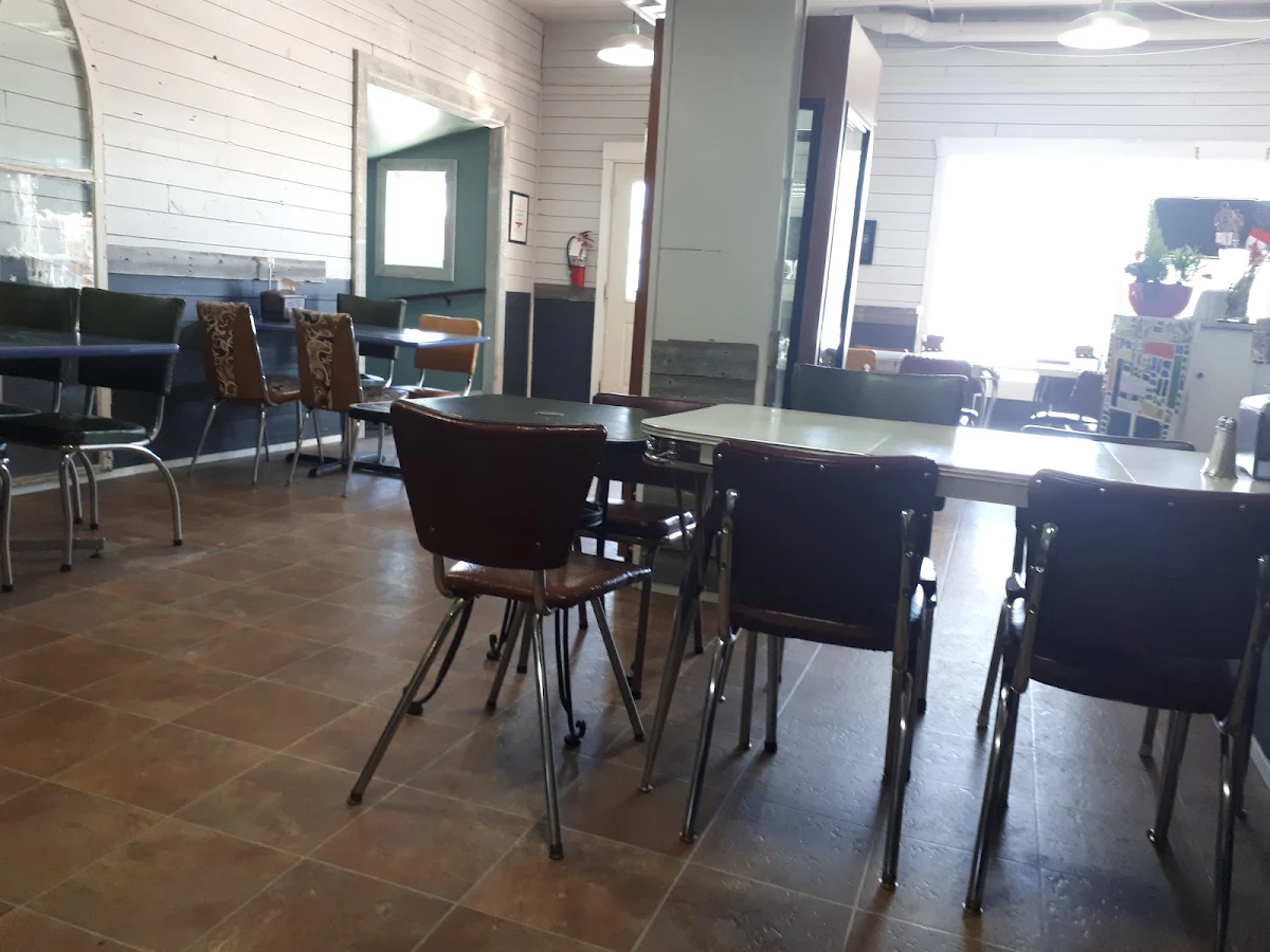Vibe, Sisters' Bistro