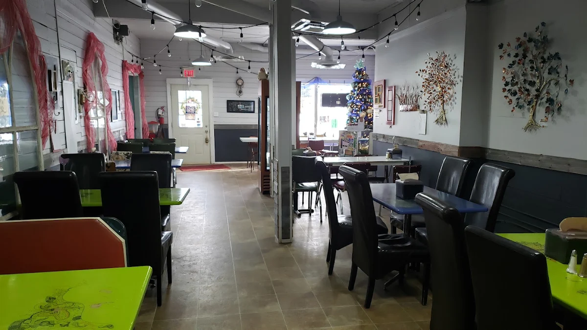Vibe, Sisters' Bistro
