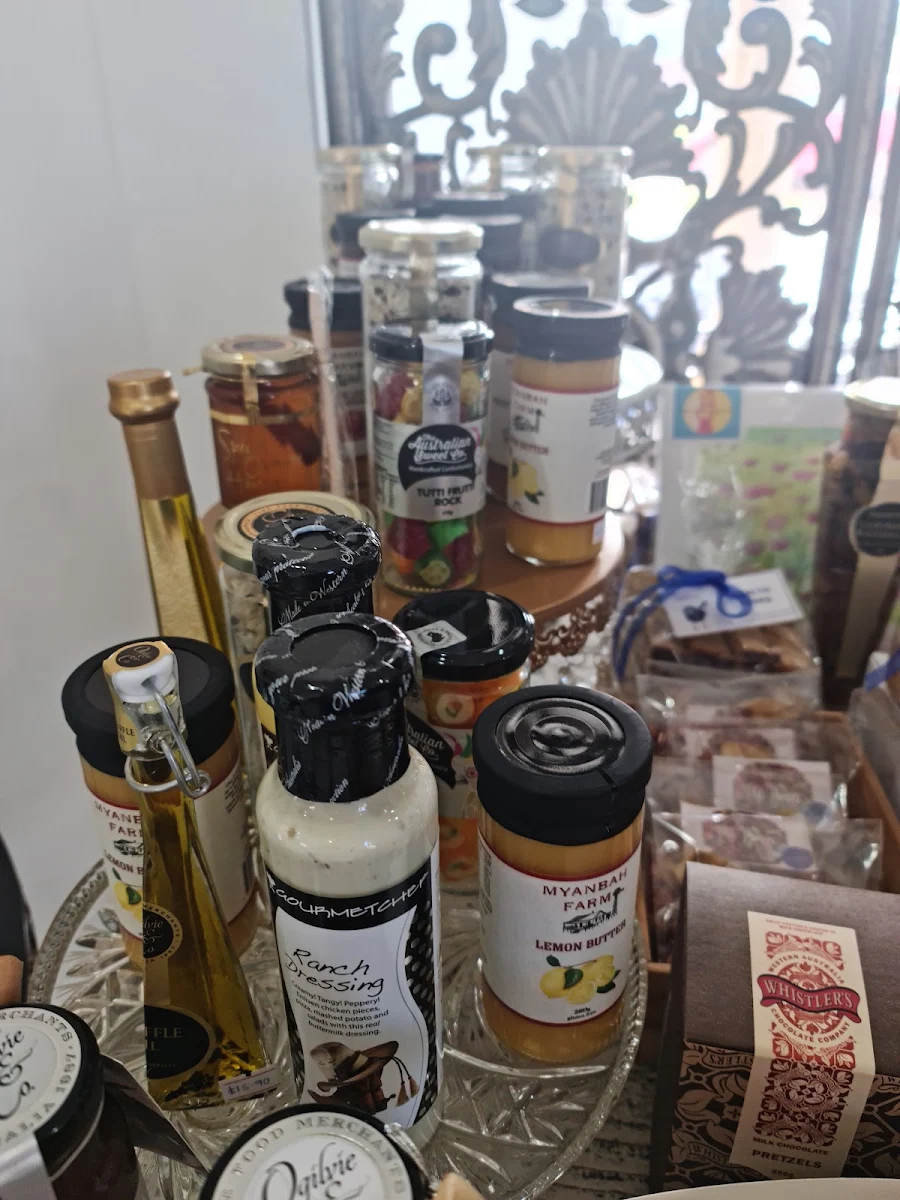 Food & drink, La Belle Cafe