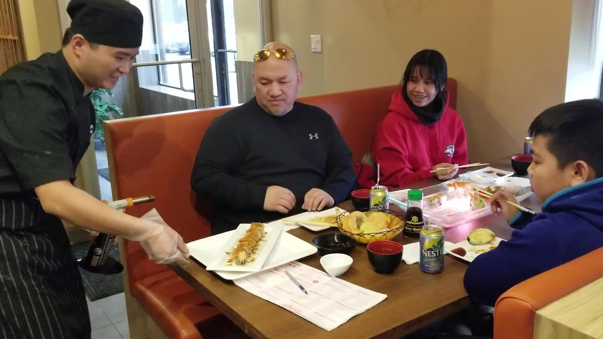 Vibe, Golden Maki Japanese Restaurant