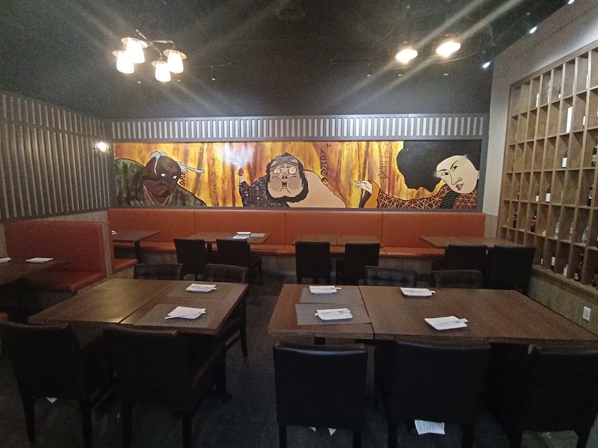 Vibe, Golden Maki Japanese Restaurant