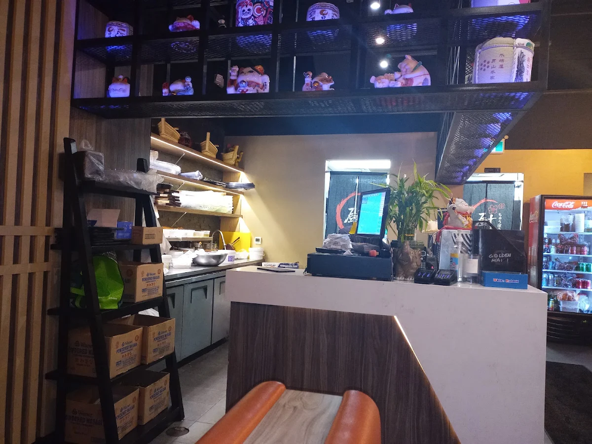 Vibe, Golden Maki Japanese Restaurant