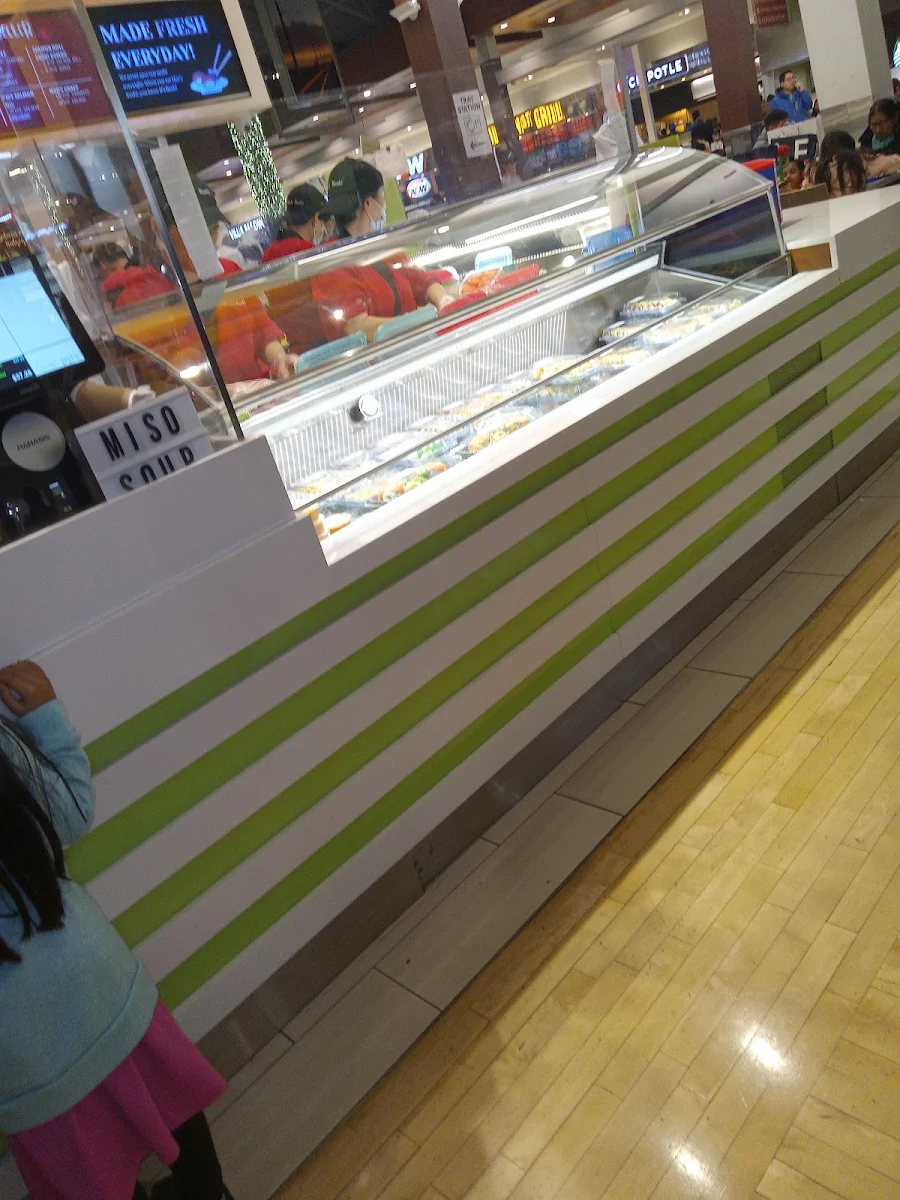 Vibe, Mac’s Sushi