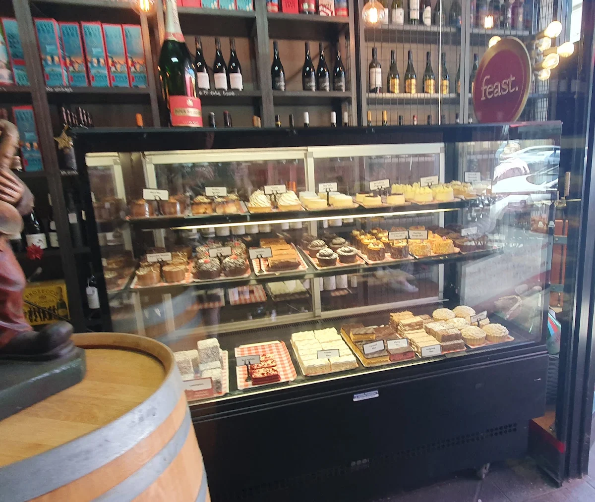 Vibe, Feast Cafe & Cakes - Hampton