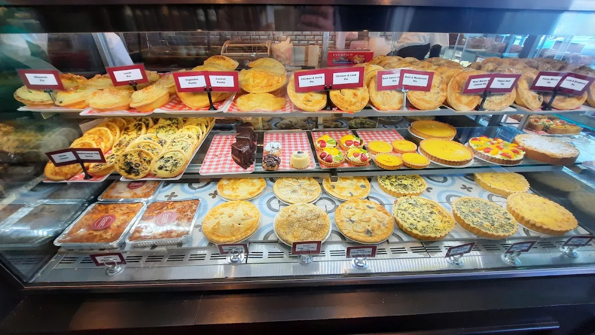 Vibe, Feast Cafe & Cakes - Hampton