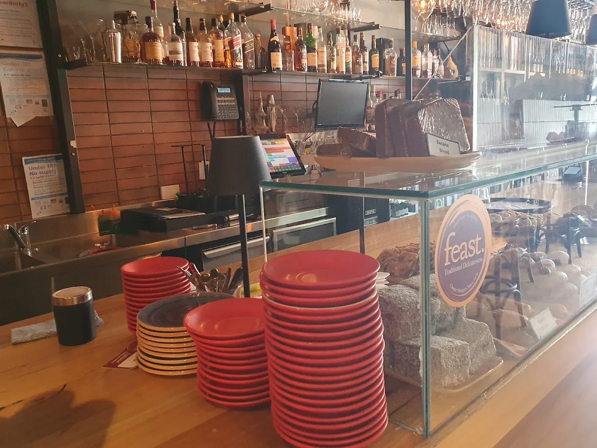 Vibe, Feast Cafe & Cakes - Hampton