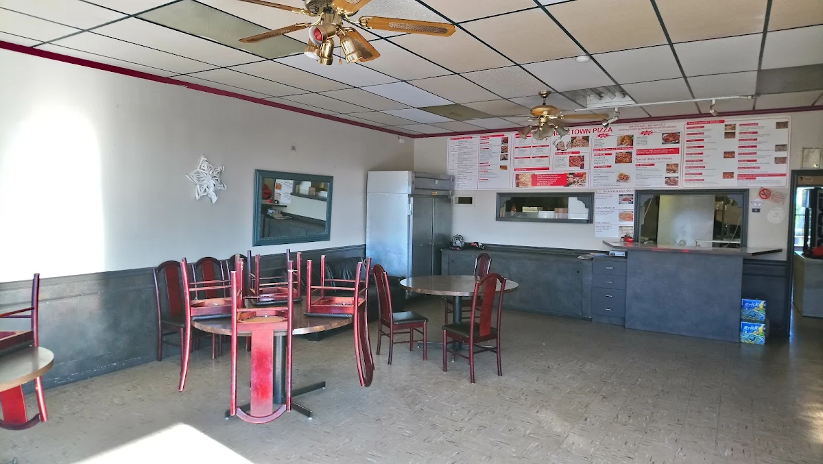 Vibe, Hometown Pizza