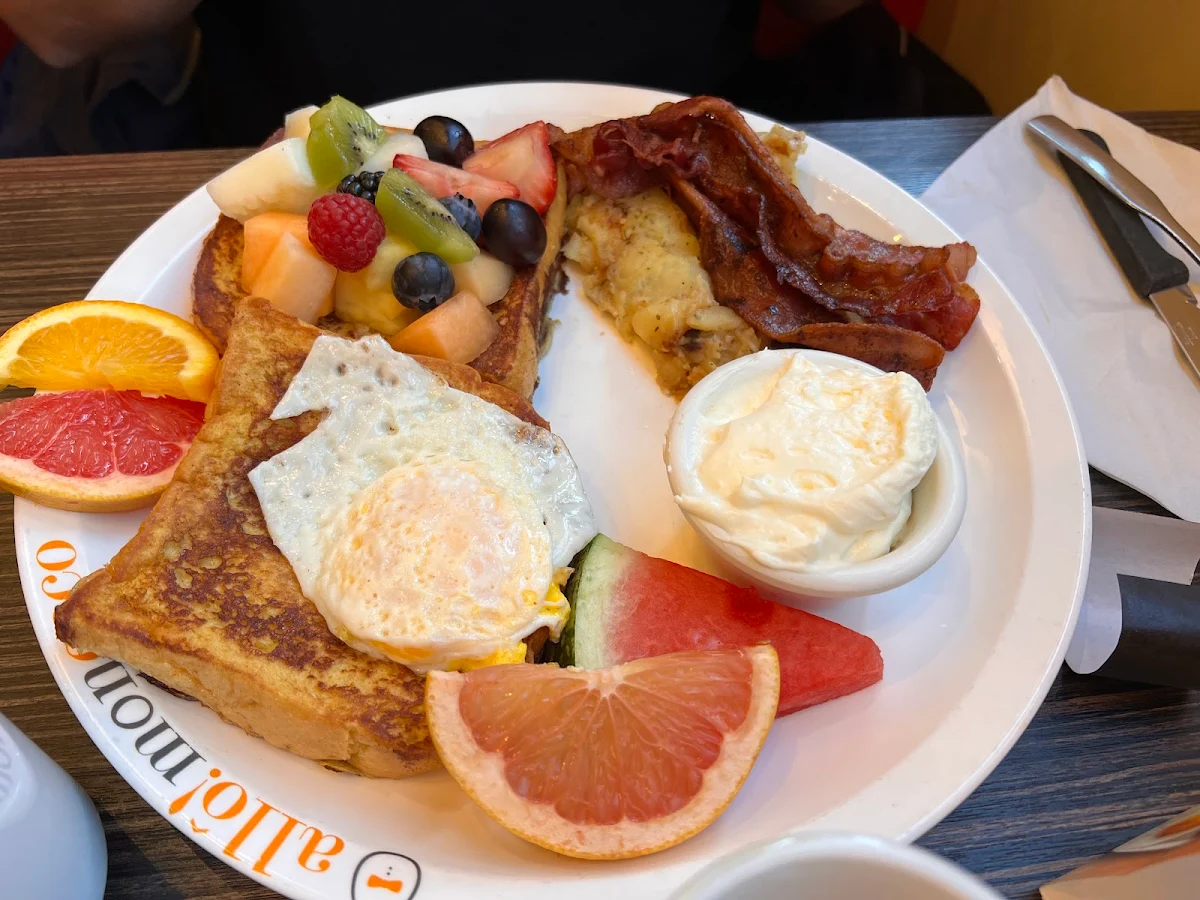 Food & drink, Allô mon Coco Vieux Montréal