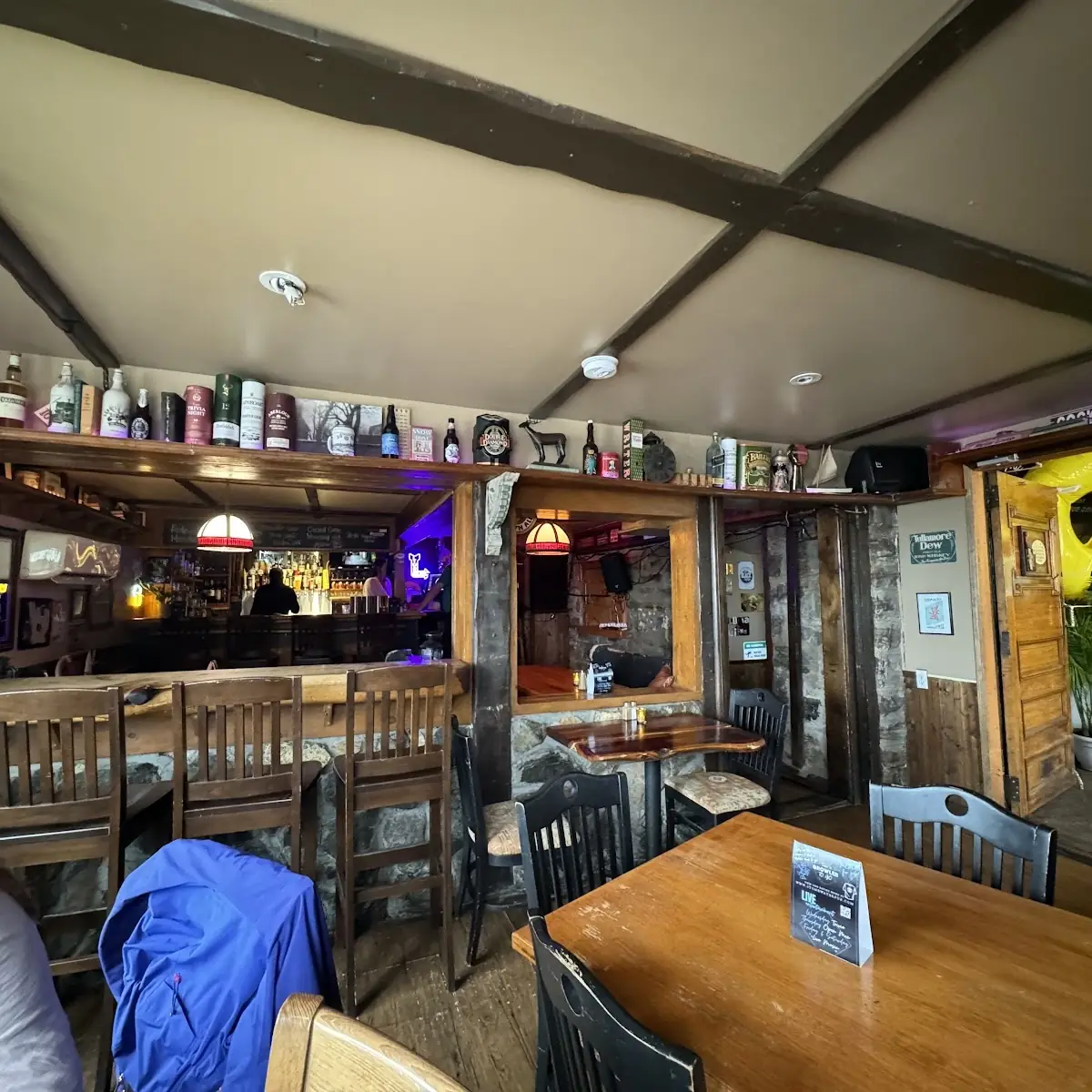 Vibe, Stonewater Pub
