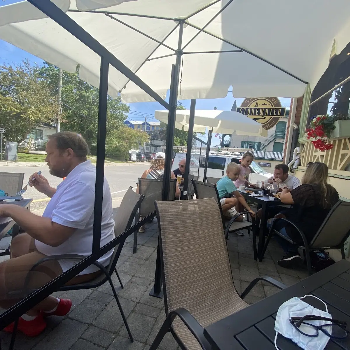 Vibe, Stonewater Pub