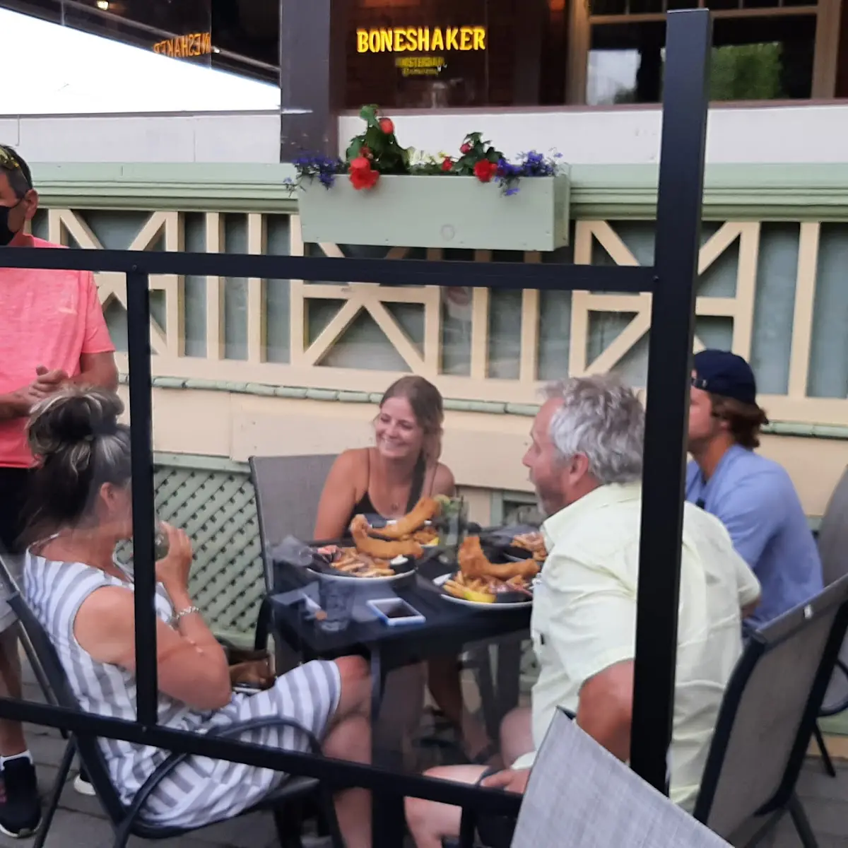 Vibe, Stonewater Pub