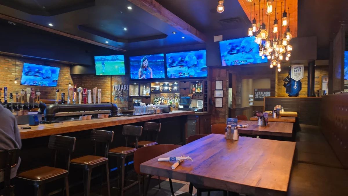 Vibe, Kelseys Original Roadhouse