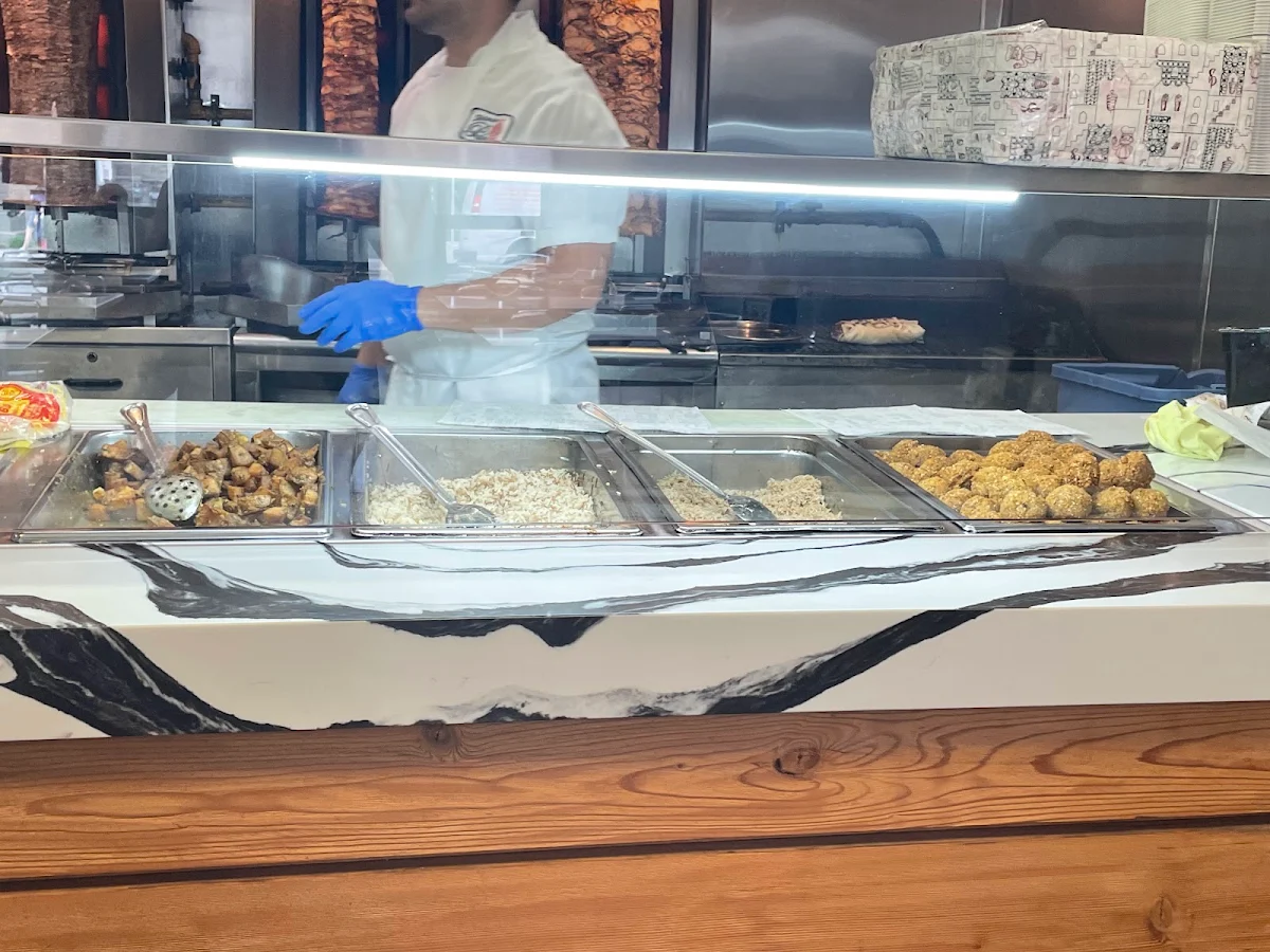 Vibe, Shawarma Palace