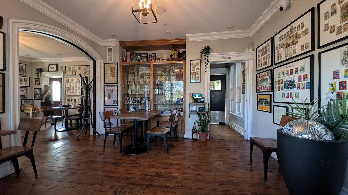 Vibe, Shy's Place Restaurant