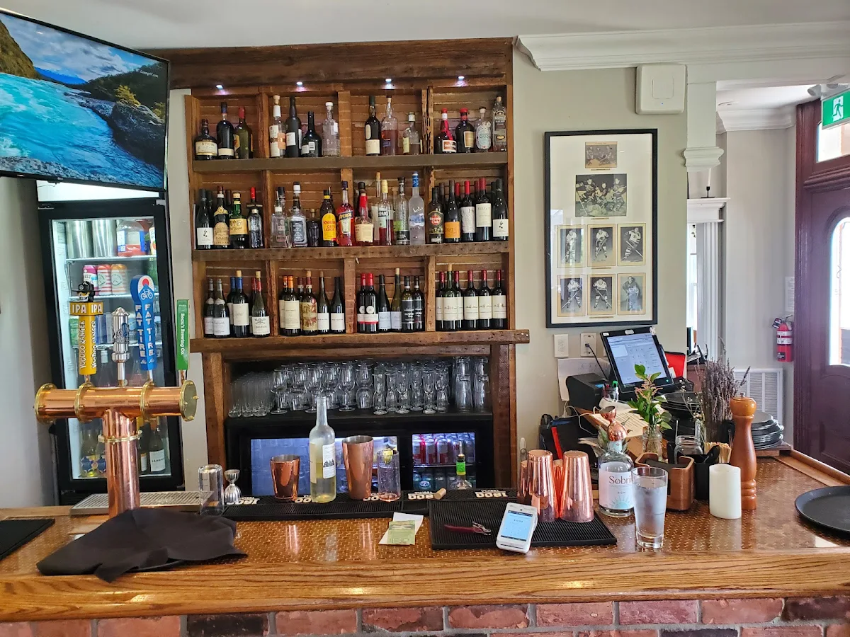 Vibe, Shy's Place Restaurant
