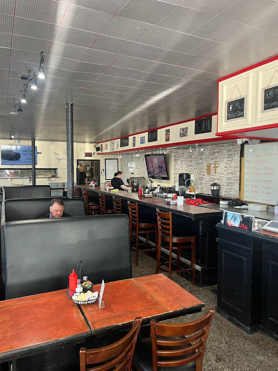 Vibe, Miss Molly's Diner