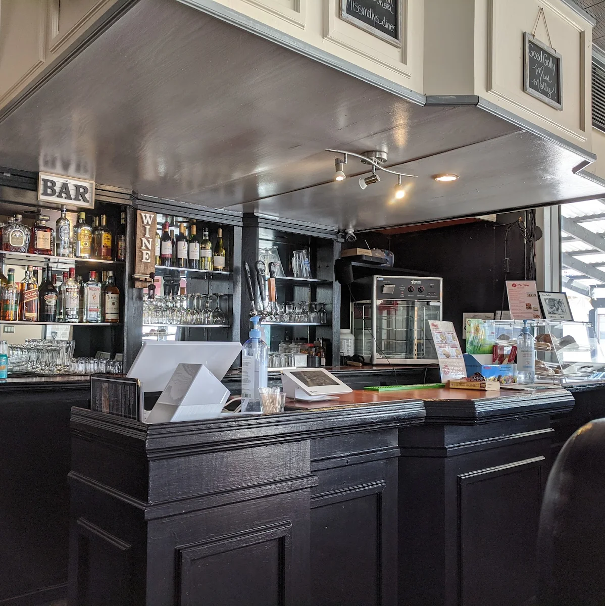 Vibe, Miss Molly's Diner