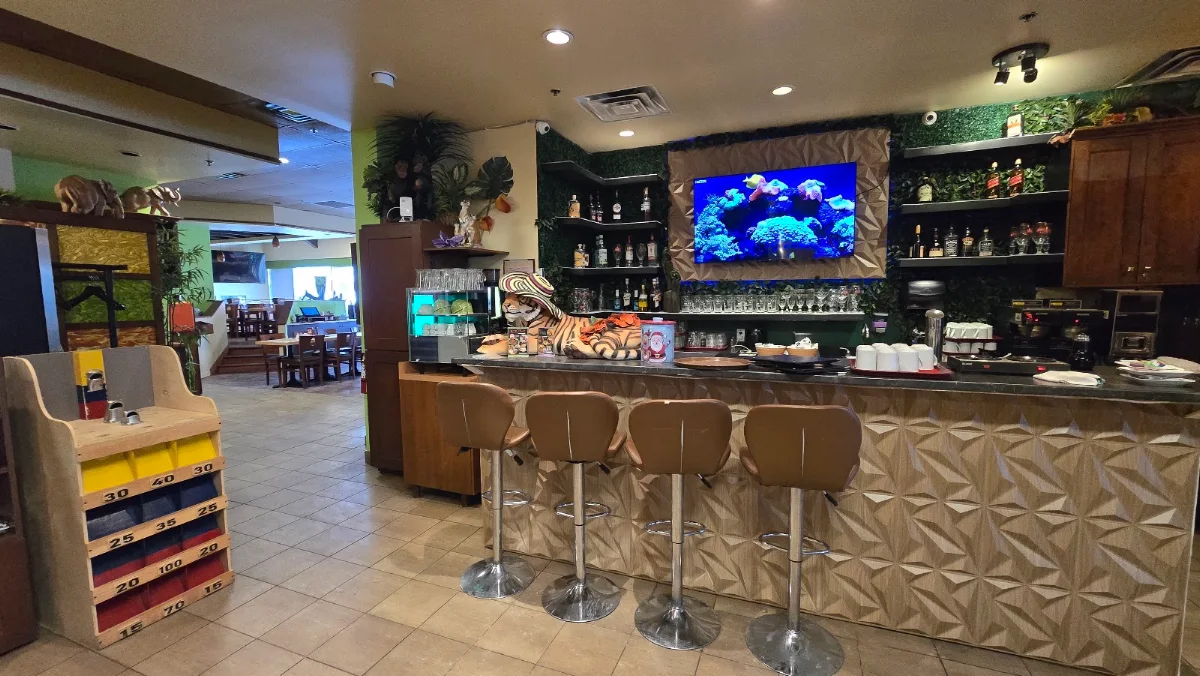 Vibe, La Hacienda Resto-Bar