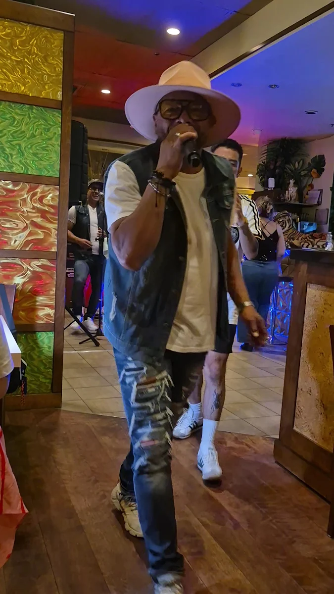 Vibe, La Hacienda Resto-Bar