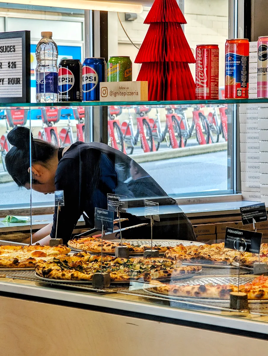 Vibe, Ignite Pizzeria Gastown (Express)
