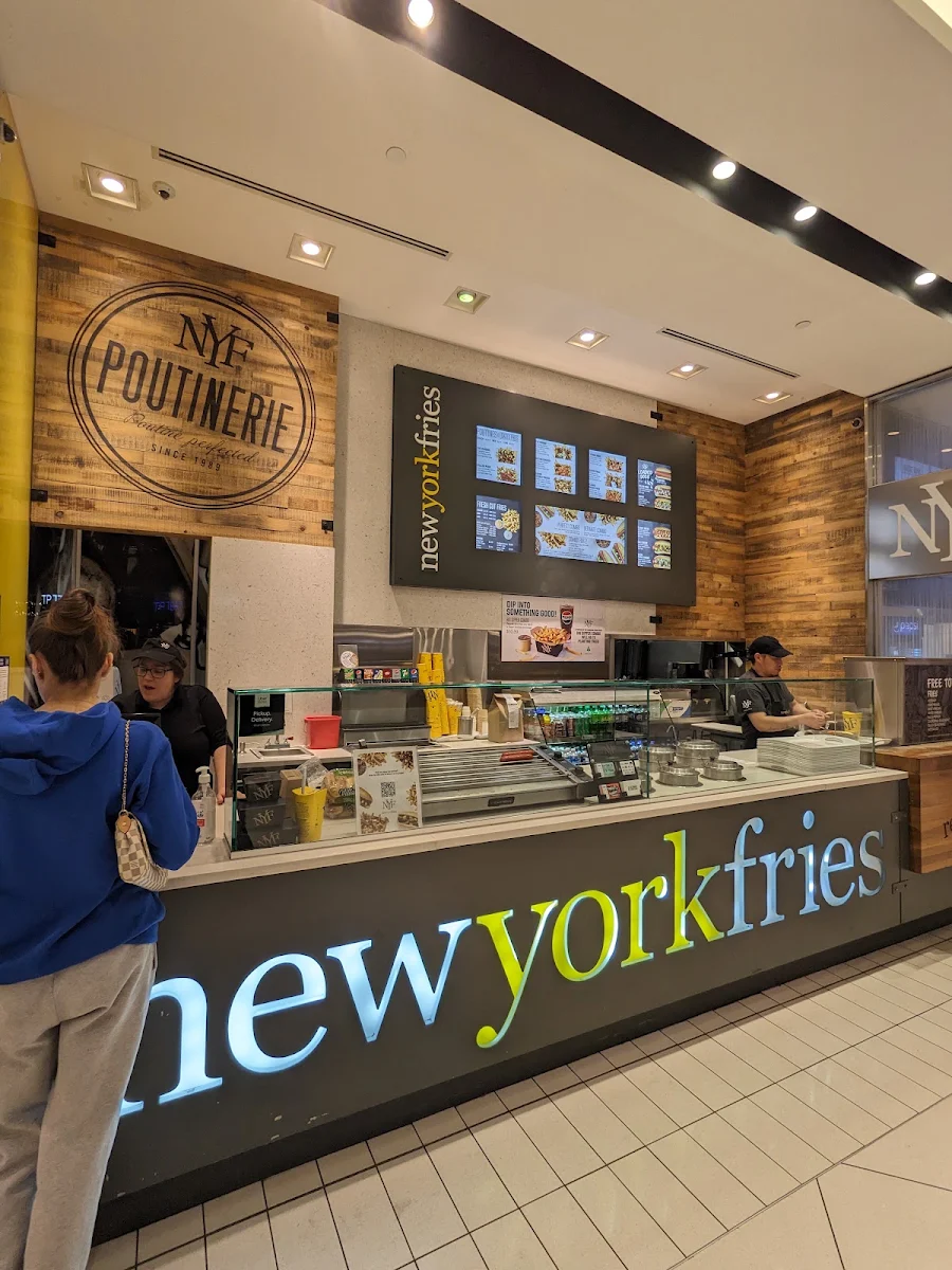 Vibe, New York Fries - Rideau Centre