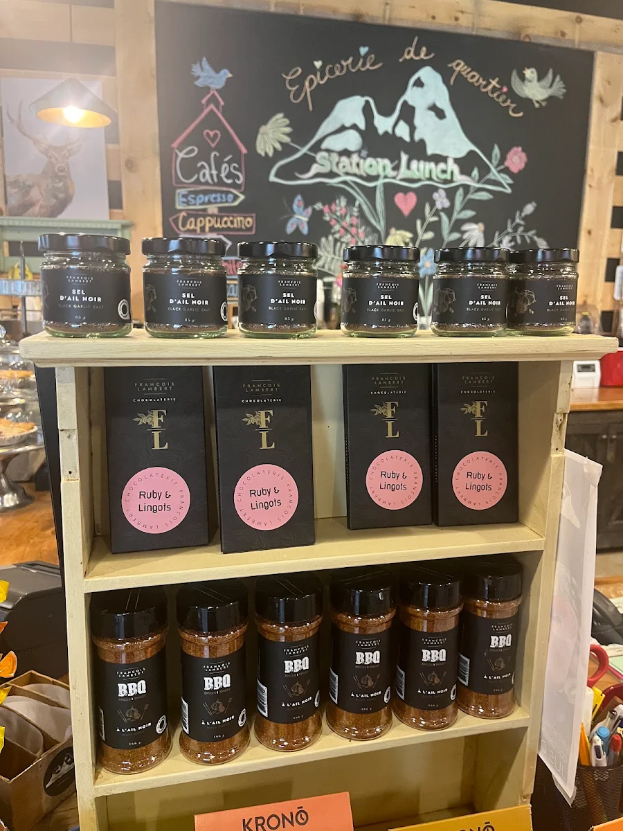 Vibe, LA STATION des saveurs - Épicerie de proximité - Sandwiches / Salades - Café / Espresso / Thé - Bière Artisanale / Vin