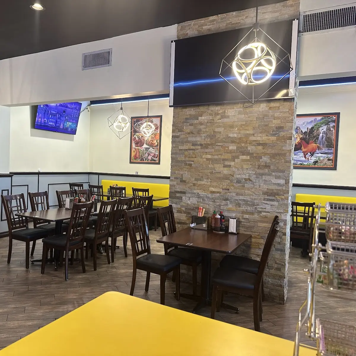 Vibe, Pho PAPA Vietnamese Restaurant