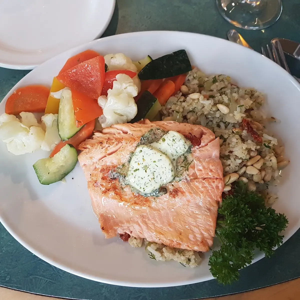 Food & drink, Whirlpool Restaurant