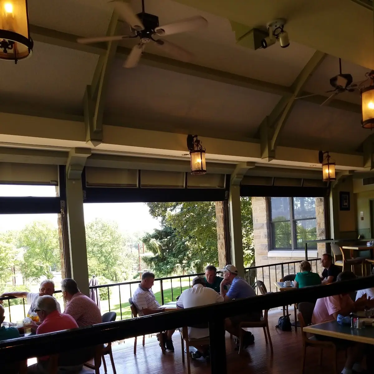 Vibe, Whirlpool Restaurant