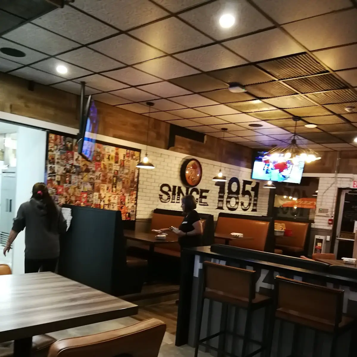 Vibe, The Commercial Roadhouse