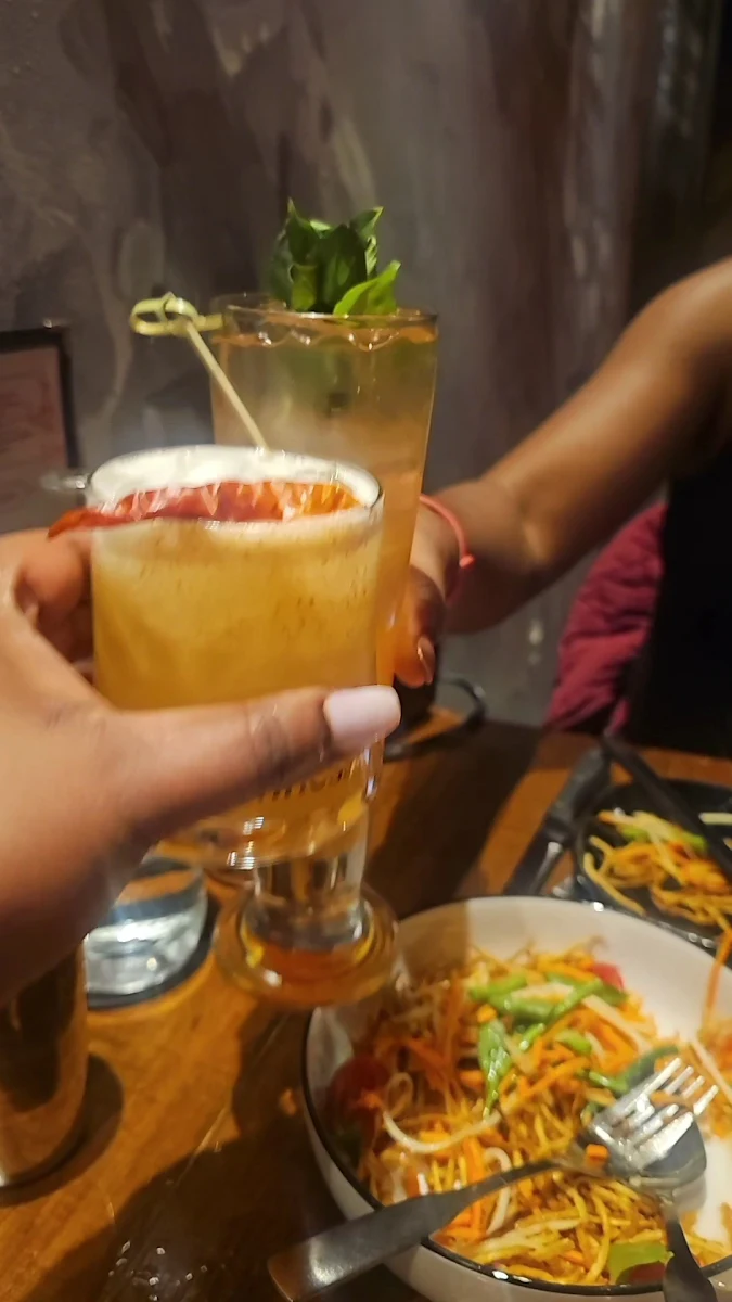 Food & drink, Les Street Monkeys