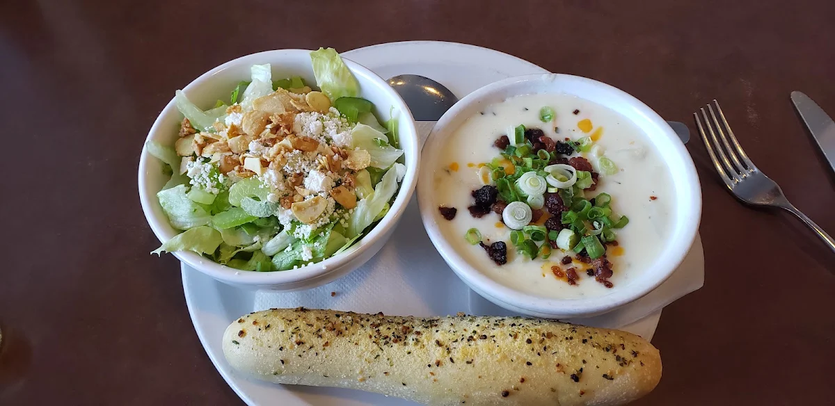 Food & drink, Tornado's Restaurant & Lounge