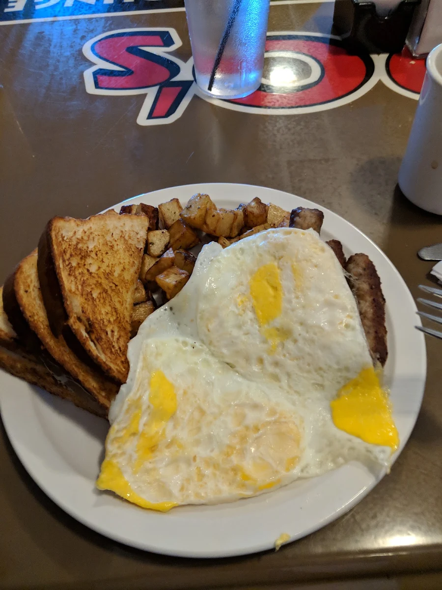 Food & drink, Tornado's Restaurant & Lounge