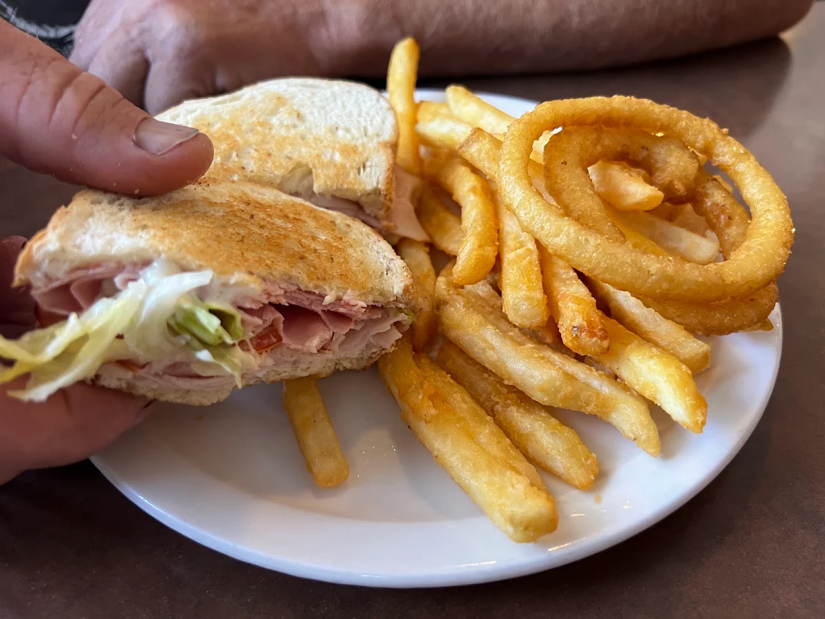 Food & drink, Tornado's Restaurant & Lounge