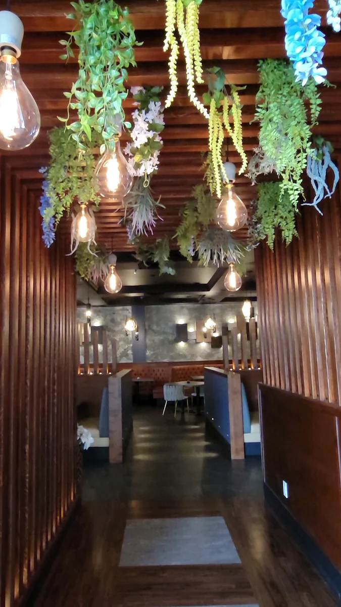 Vibe, Dhaliwal's Lounge