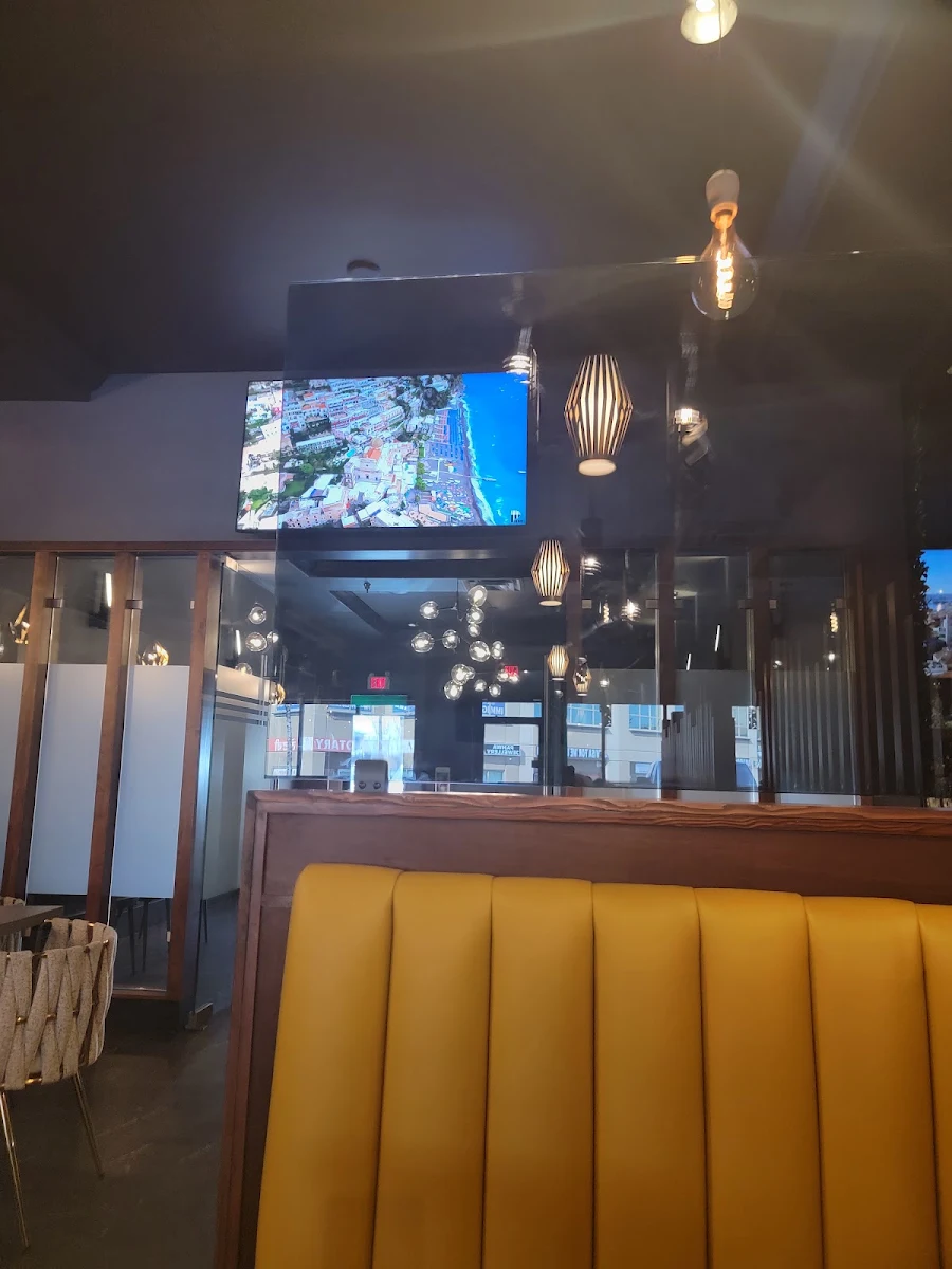 Vibe, Dhaliwal's Lounge