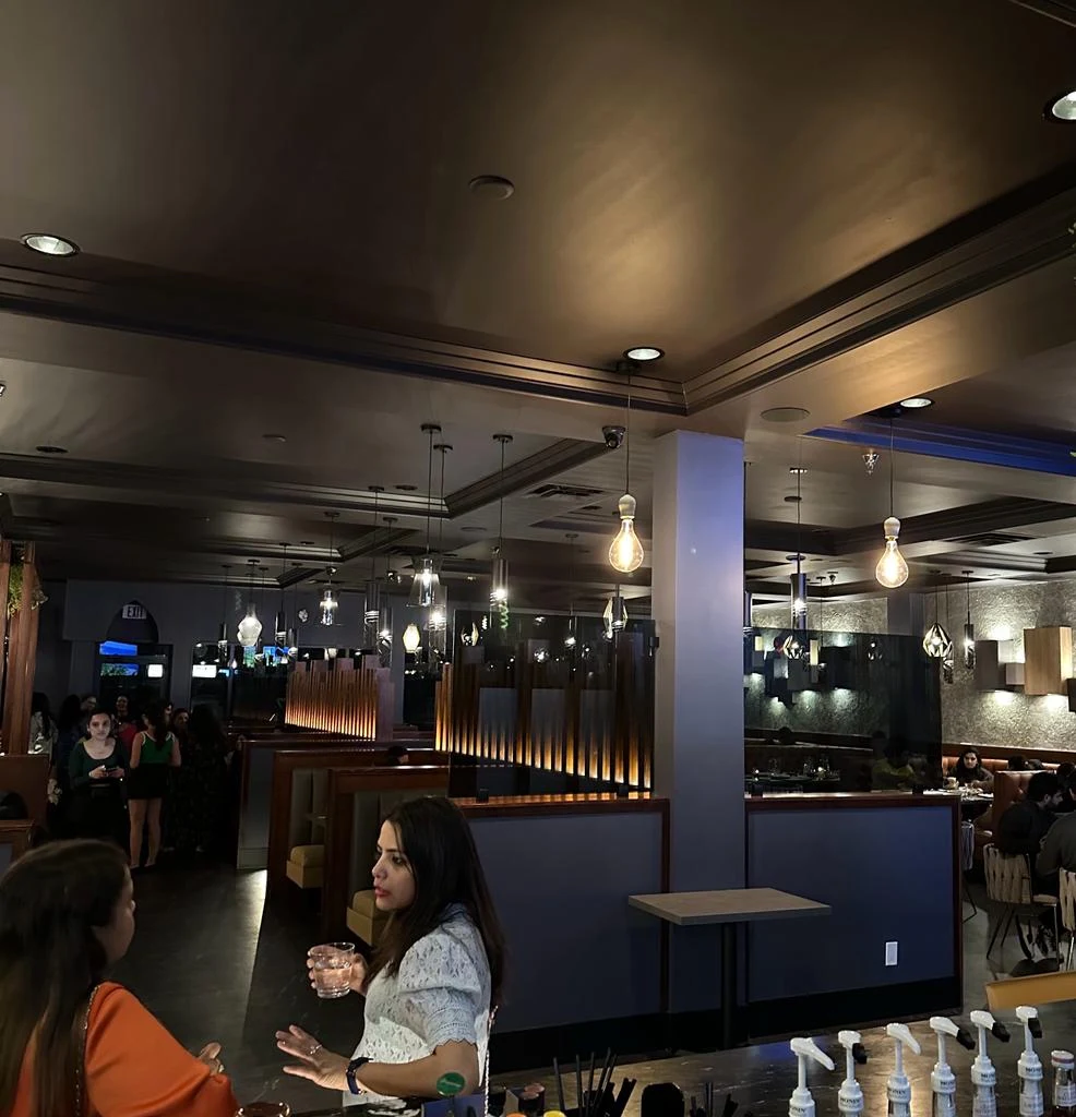 Vibe, Dhaliwal's Lounge
