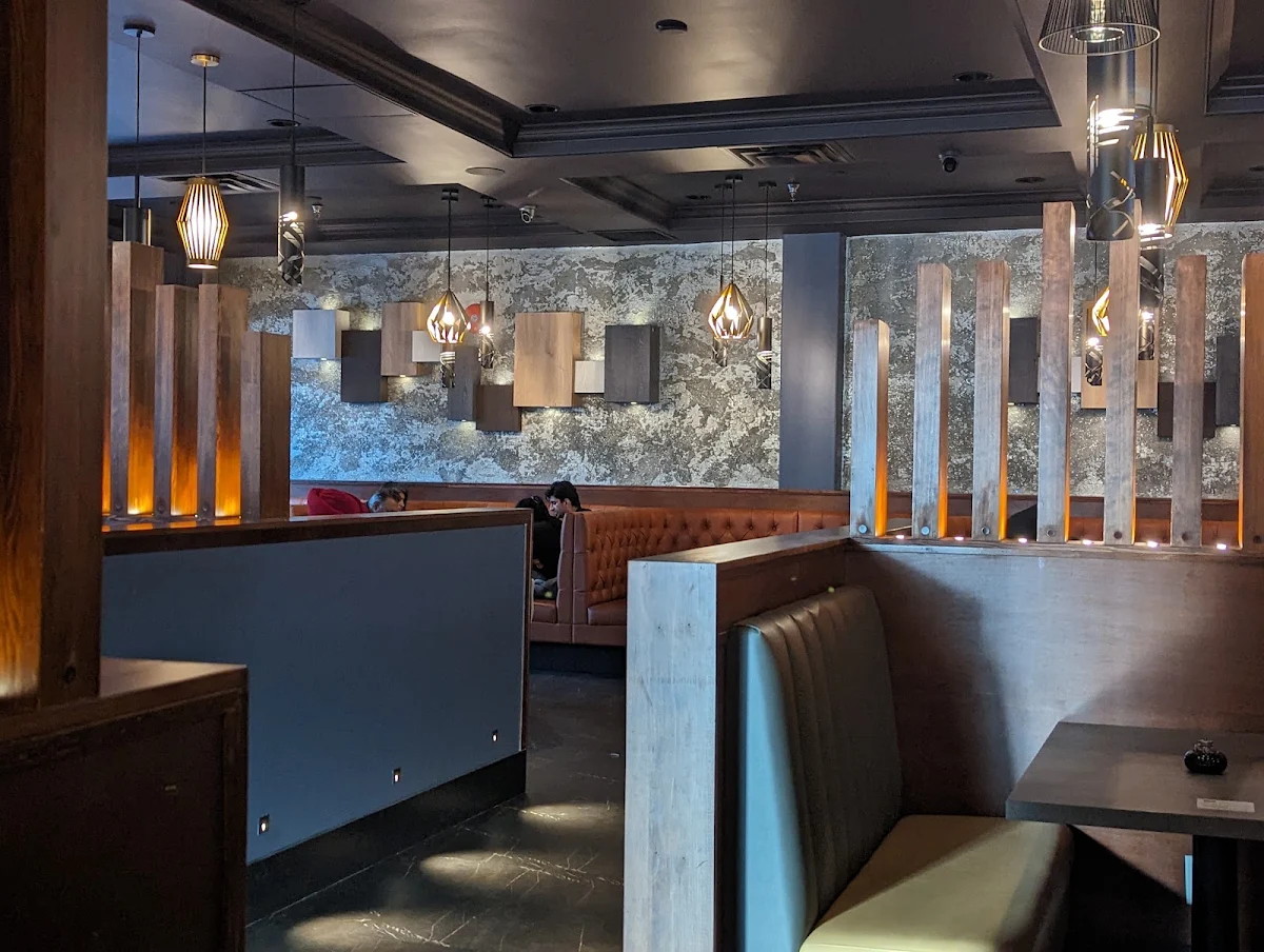Vibe, Dhaliwal's Lounge