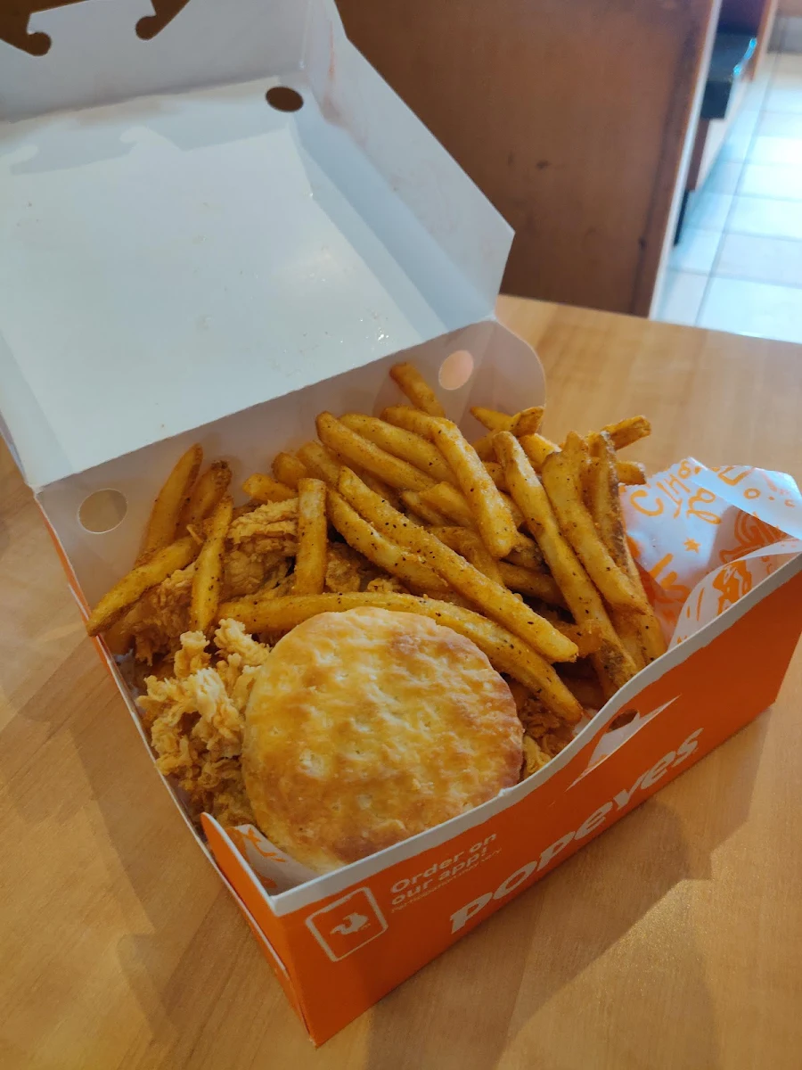 Food & drink, Popeyes Louisiana Kitchen